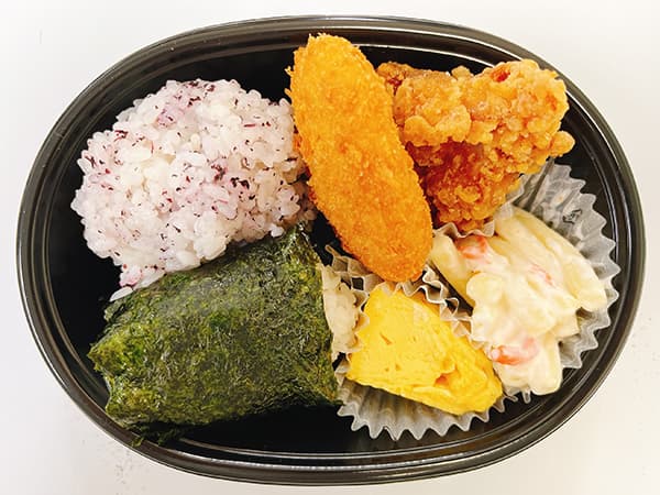 おにぎり弁当
