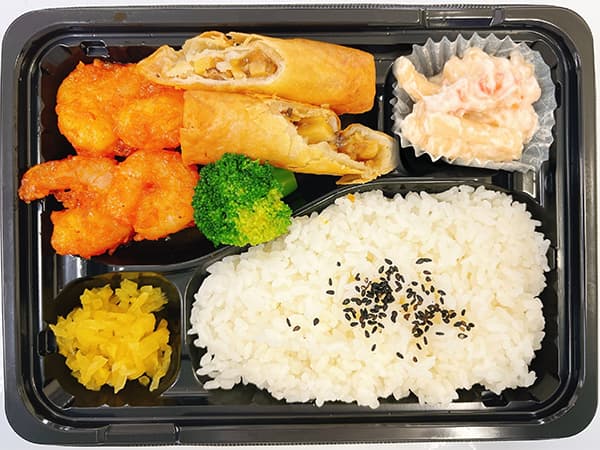 海老チリと春巻きの中華弁当